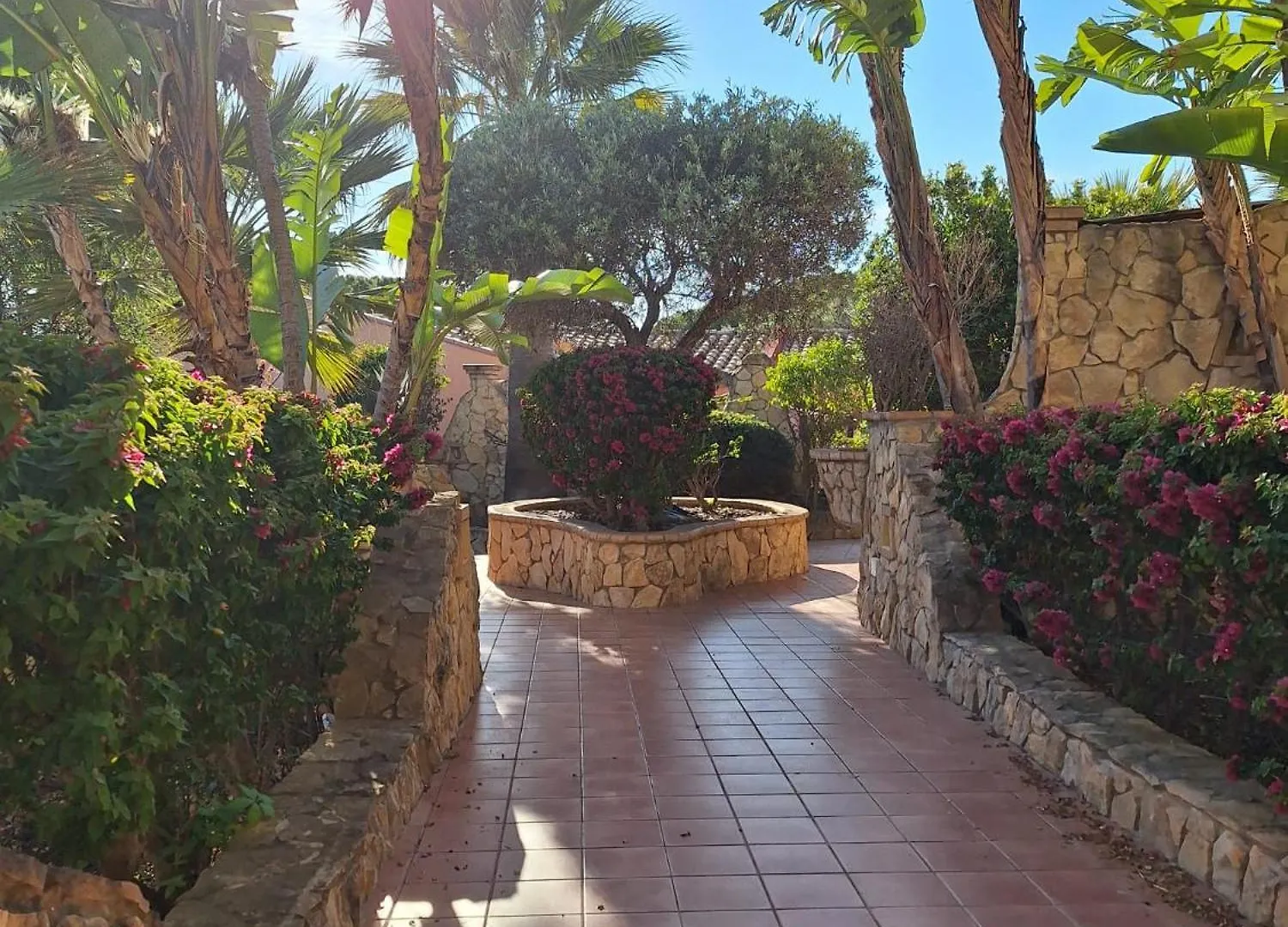 Villa Lolly Quartu Sant'Elena 0*,  Italy